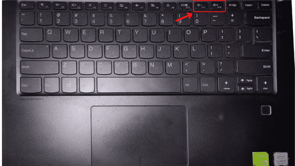 Ajustar el brillo en Windows 11 usando el teclado