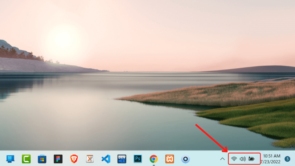 Para cambiar el brillo en Windows 11 usando la configuración rápida, desplace el mouse hacia la esquina inferior derecha del escritorio